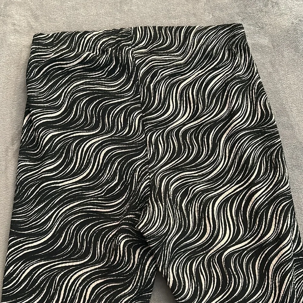 Topshop Crinkle Flared Pants in Zebra - Size 10 - Picture 8 of 10